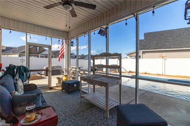 5333 Quartz Avenue, Clemmons, NC 27012