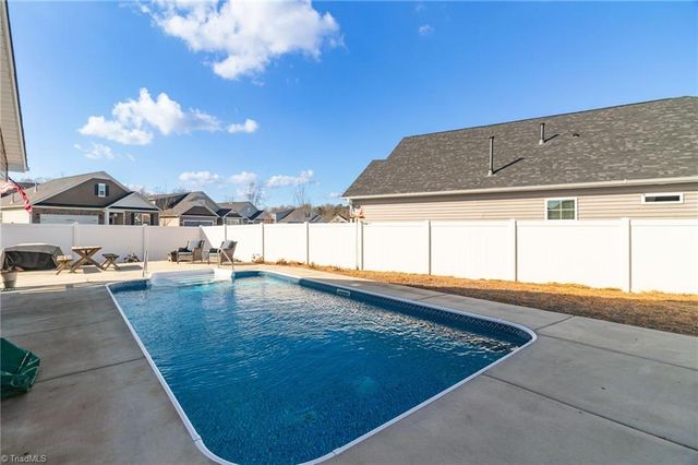 5333 Quartz Avenue, Clemmons, NC 27012