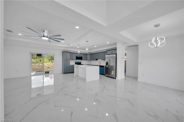 1023 Pilgrim ST E, Lehigh Acres, FL 33974