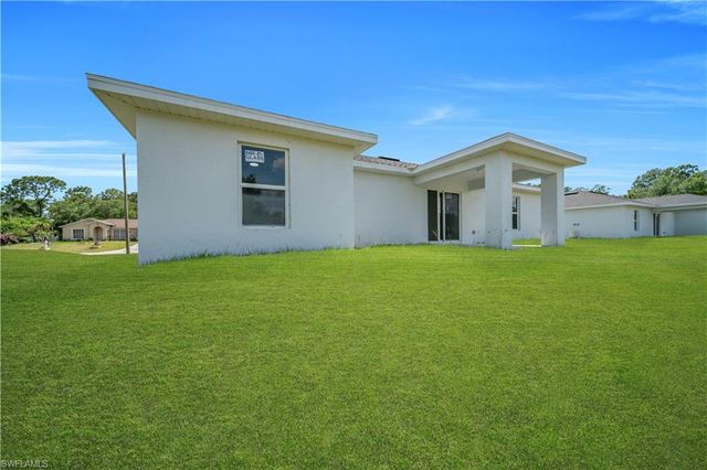 1023 Pilgrim ST E, Lehigh Acres, FL 33974