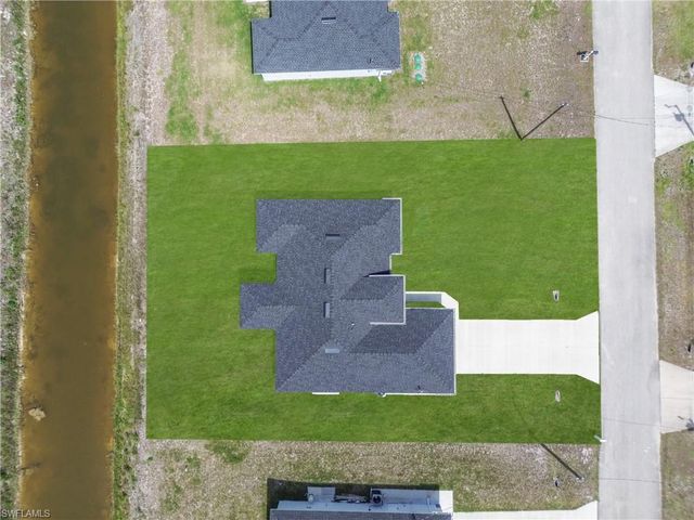1023 Pilgrim ST E, Lehigh Acres, FL 33974