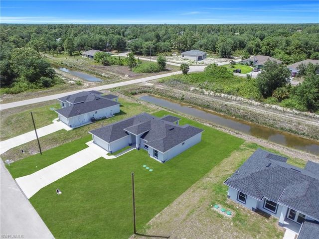 1023 Pilgrim ST E, Lehigh Acres, FL 33974