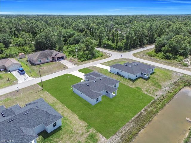 1023 Pilgrim ST E, Lehigh Acres, FL 33974