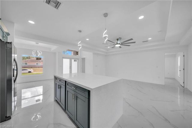 1023 Pilgrim ST E, Lehigh Acres, FL 33974