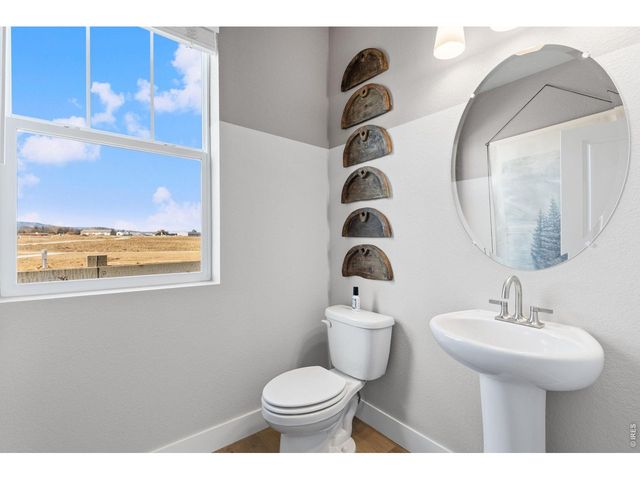 202 Sugar Beet Ln, Berthoud, CO 80513