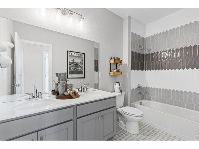 202 Sugar Beet Ln, Berthoud, CO 80513