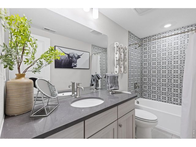 202 Sugar Beet Ln, Berthoud, CO 80513