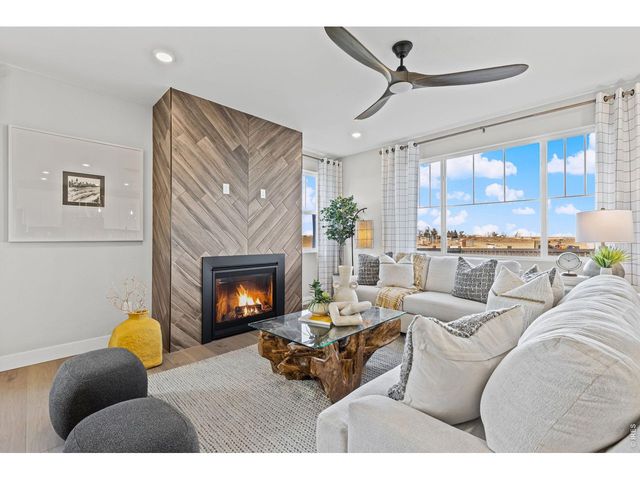 202 Sugar Beet Ln, Berthoud, CO 80513