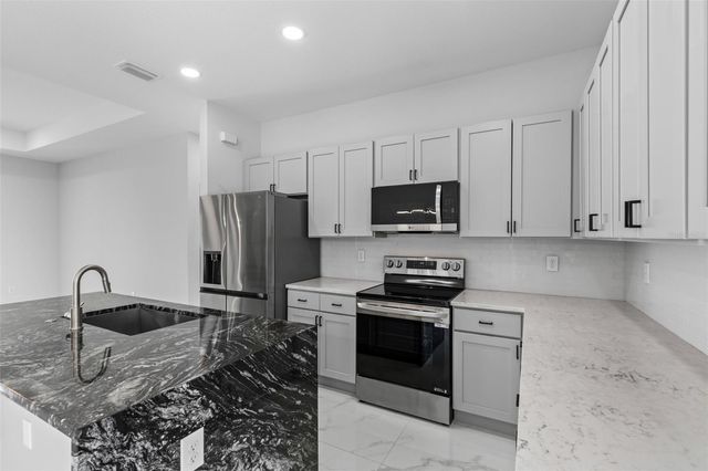 3921 NW 40TH LANE, Cape Coral, FL 33993