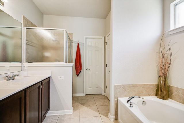113 Fred Couples DR, Round Rock, TX 78664