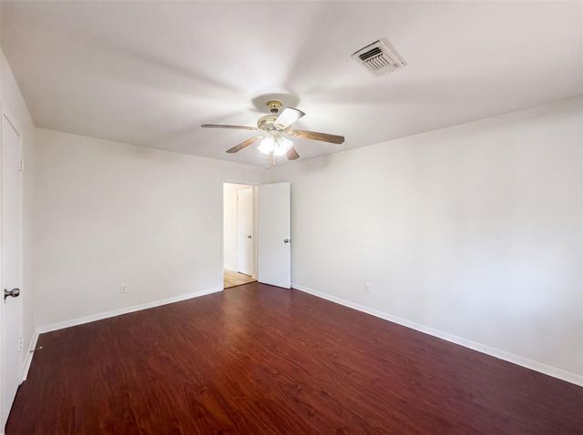 9538 Skyline Drive, Houston, TX 77063