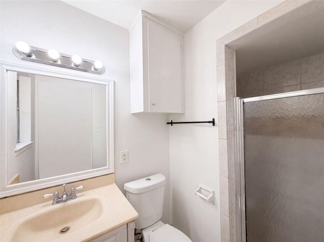 9538 Skyline Drive, Houston, TX 77063
