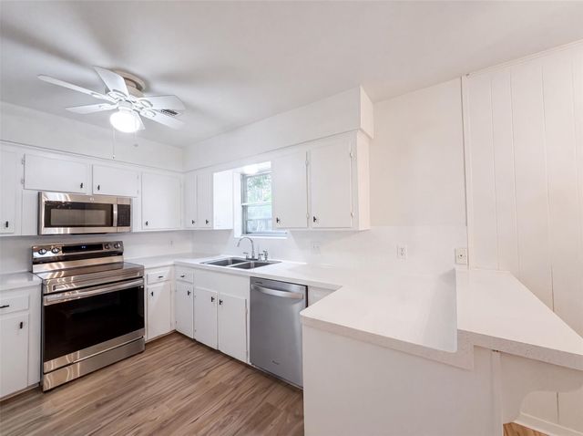 9538 Skyline Drive, Houston, TX 77063