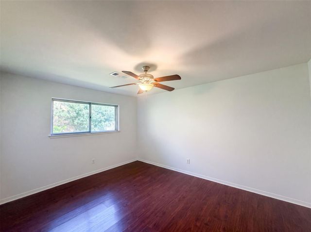 9538 Skyline Drive, Houston, TX 77063