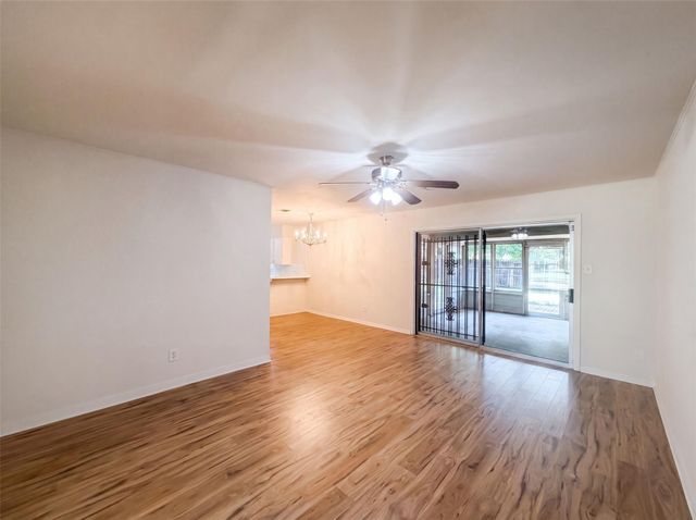 9538 Skyline Drive, Houston, TX 77063
