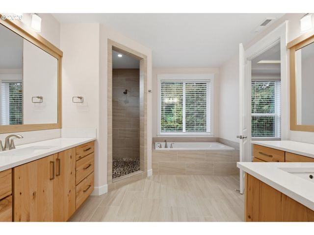 18511 Ne 26TH Dr, Vancouver, WA 98684