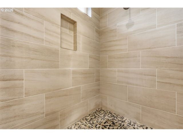 18511 Ne 26TH Dr, Vancouver, WA 98684