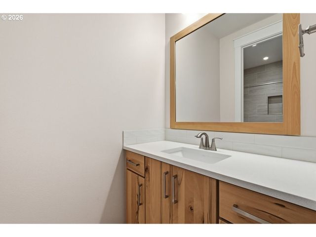 18511 Ne 26TH Dr, Vancouver, WA 98684