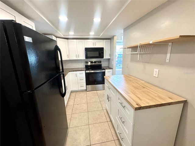 5060 76TH AVENUE N 112, Pinellas Park, FL 33781