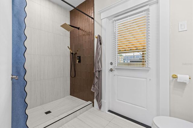 418 E ORANGE STREET, Tarpon Springs, FL 34689