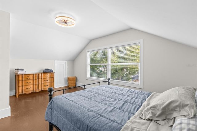 418 E ORANGE STREET, Tarpon Springs, FL 34689