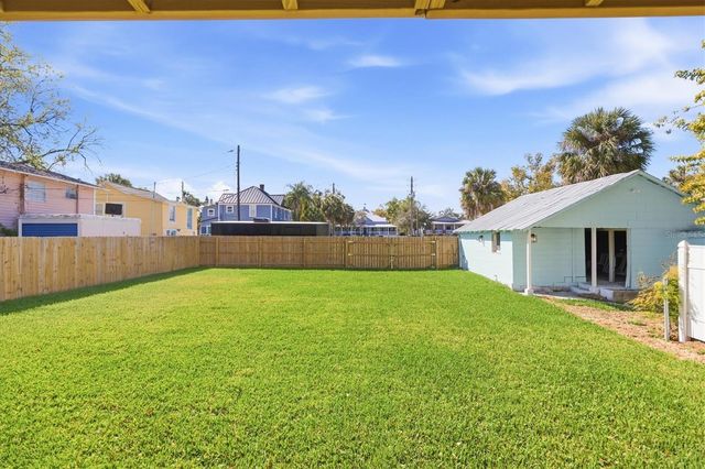 418 E ORANGE STREET, Tarpon Springs, FL 34689