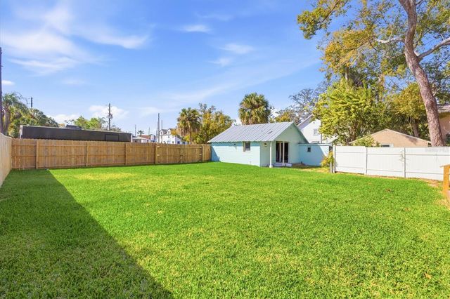 418 E ORANGE STREET, Tarpon Springs, FL 34689