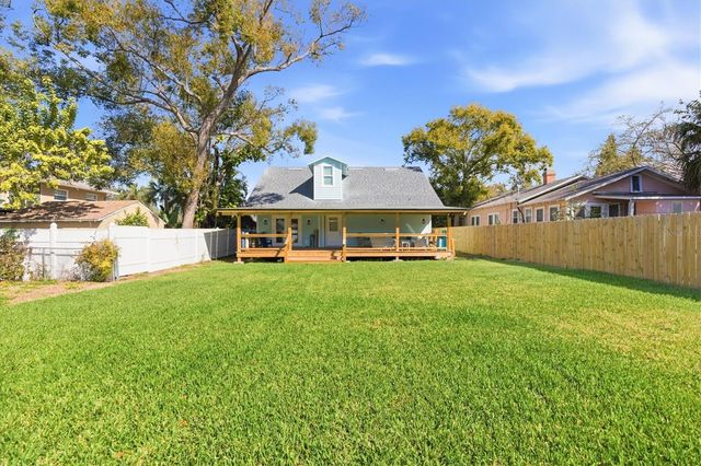 418 E ORANGE STREET, Tarpon Springs, FL 34689