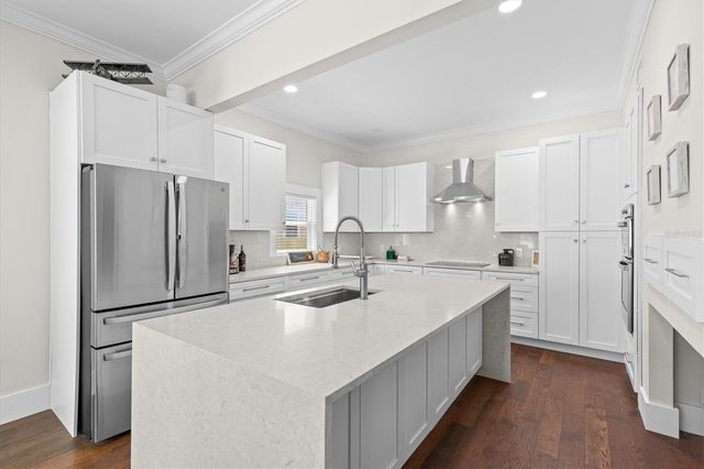 418 E ORANGE STREET, Tarpon Springs, FL 34689