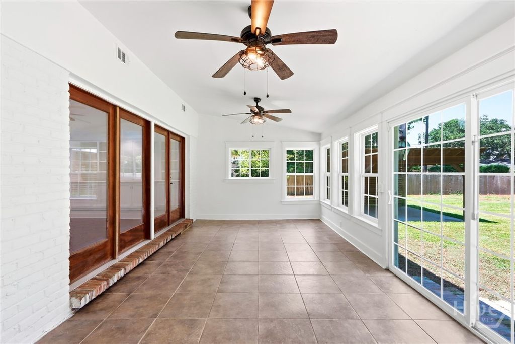 Image 19 of property listing at 12 Fallowfield Drive, Savannah, GA 31406