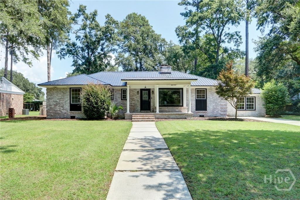 Image 2 of property listing at 12 Fallowfield Drive, Savannah, GA 31406