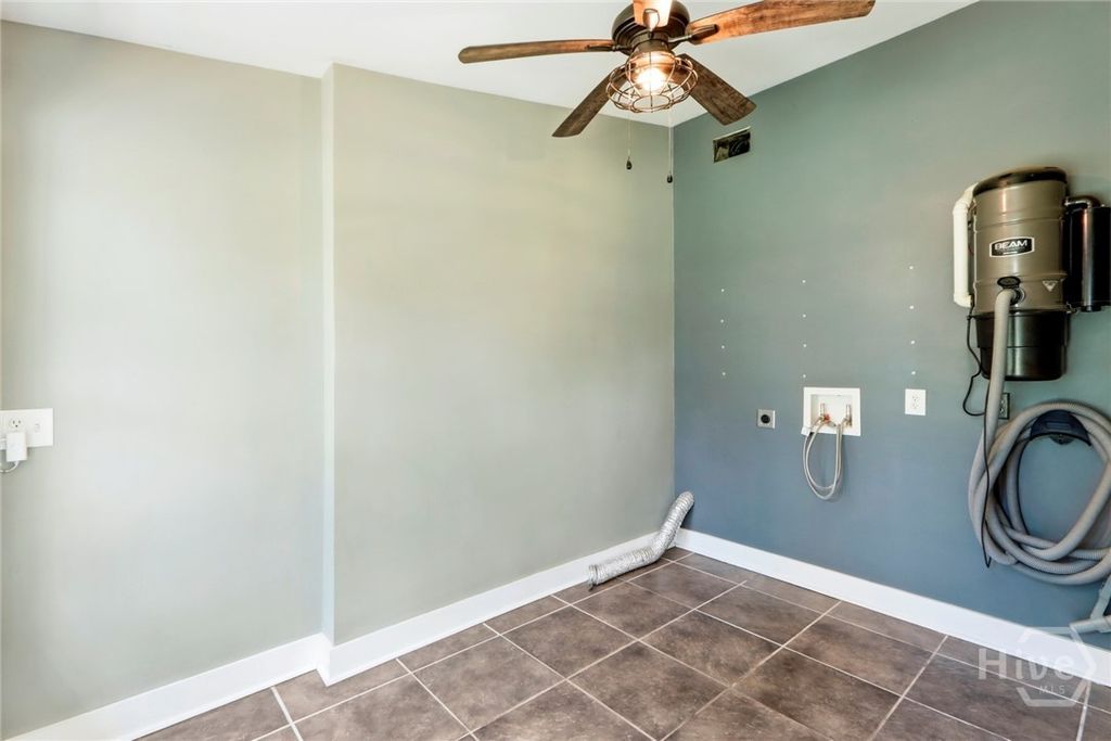 Image 23 of property listing at 12 Fallowfield Drive, Savannah, GA 31406
