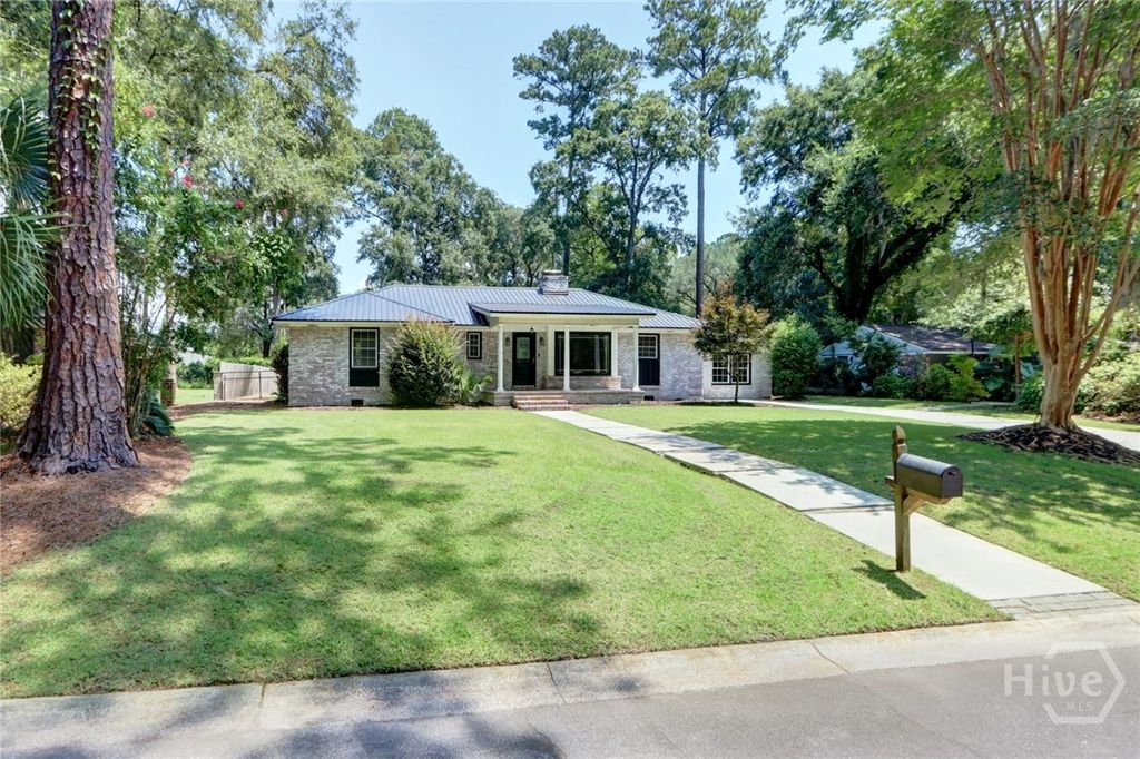 Image 4 of property listing at 12 Fallowfield Drive, Savannah, GA 31406