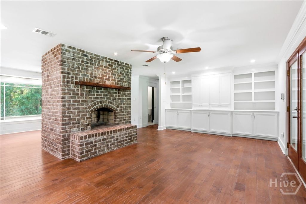 Image 8 of property listing at 12 Fallowfield Drive, Savannah, GA 31406