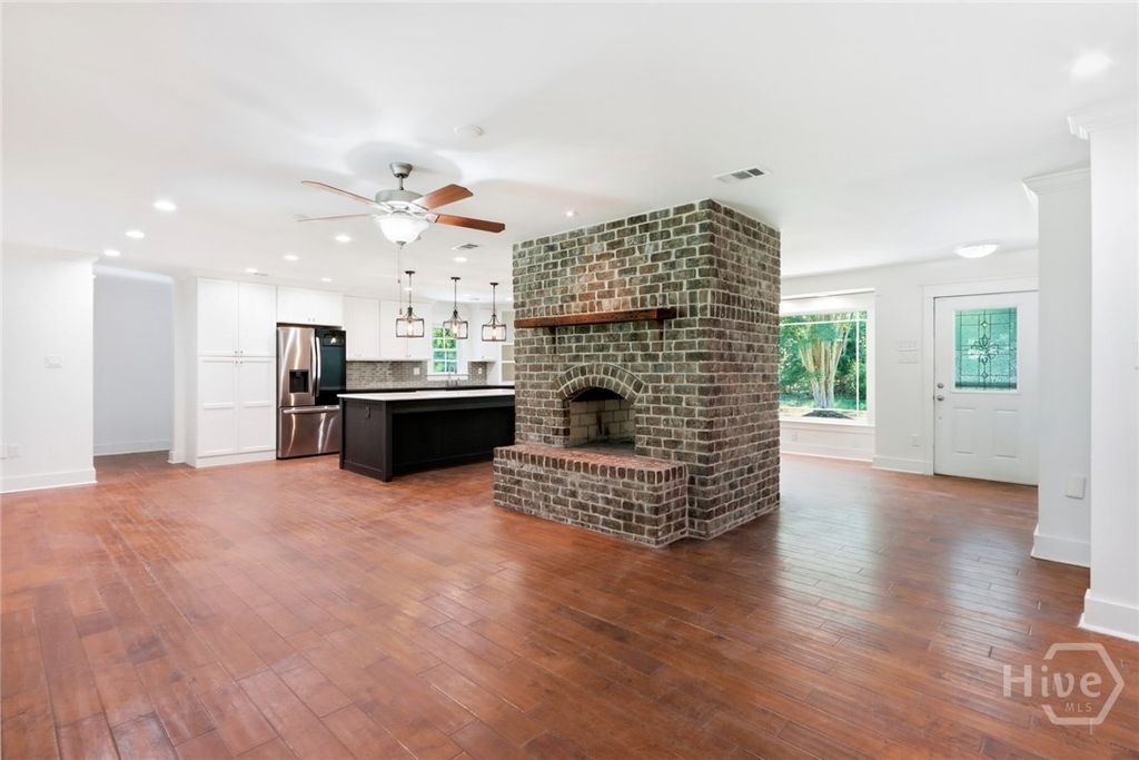 Image 9 of property listing at 12 Fallowfield Drive, Savannah, GA 31406