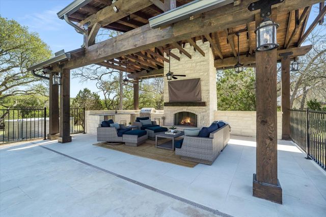 312 Rancho Grande DR, Wimberley, TX 78676