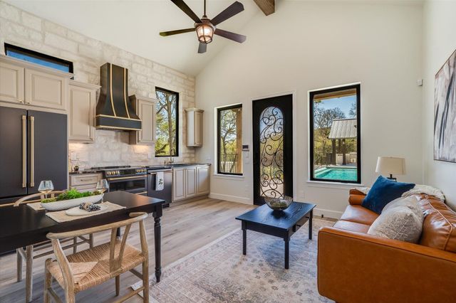 312 Rancho Grande DR, Wimberley, TX 78676