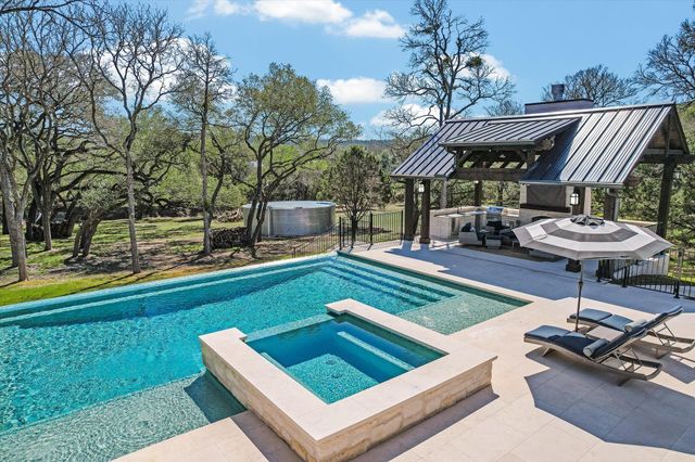 312 Rancho Grande DR, Wimberley, TX 78676