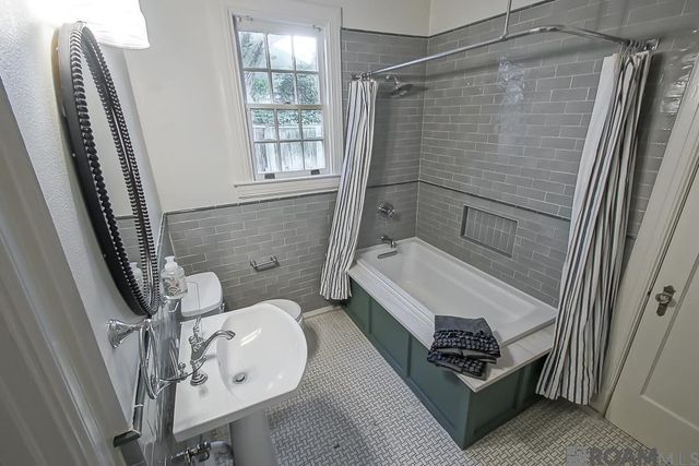 2221 Olive St, Baton Rouge, LA 70806