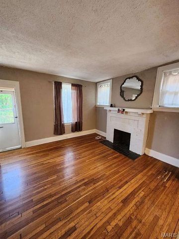 4856 Farlin Avenue, St Louis, MO 63115