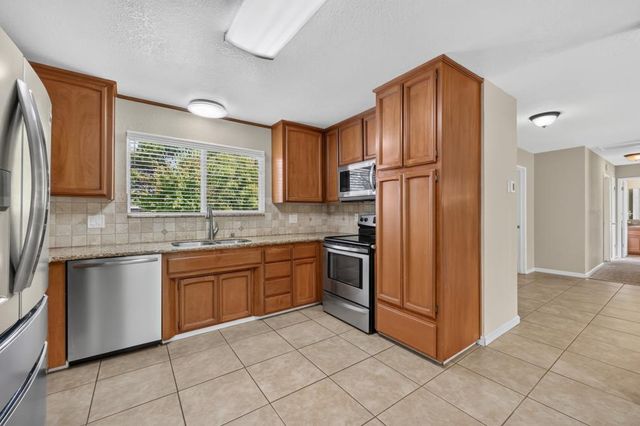 3450 La Canada Dr, Cameron Park, CA 95682