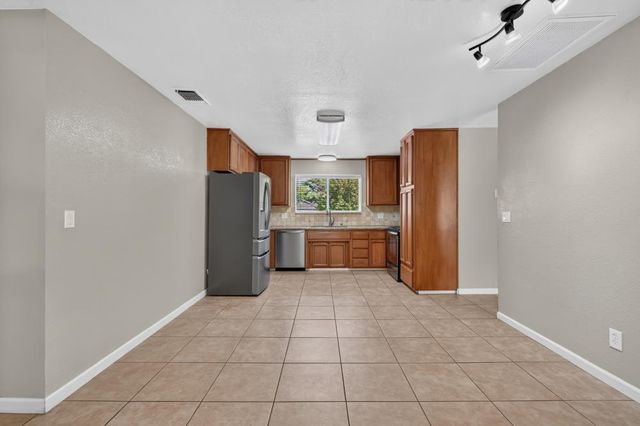 3450 La Canada Dr, Cameron Park, CA 95682