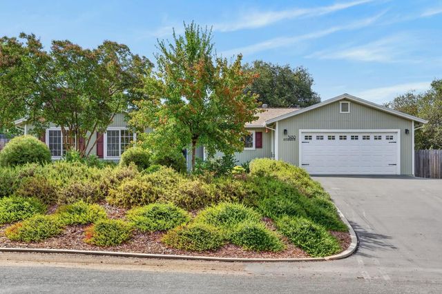 3450 La Canada Dr, Cameron Park, CA 95682