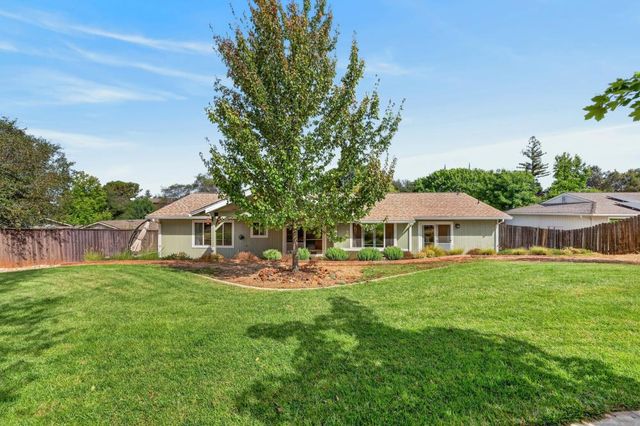 3450 La Canada Dr, Cameron Park, CA 95682