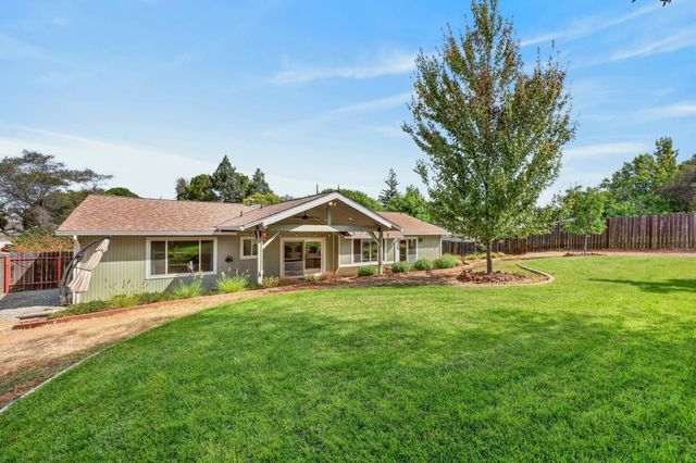 3450 La Canada Dr, Cameron Park, CA 95682