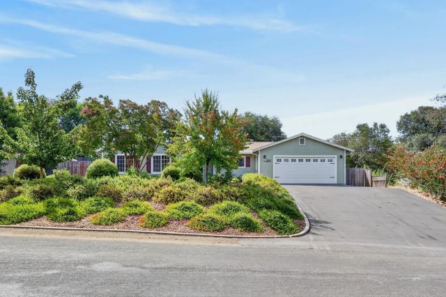 3450 La Canada Dr, Cameron Park, CA 95682