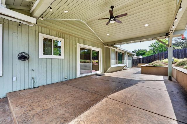 3450 La Canada Dr, Cameron Park, CA 95682