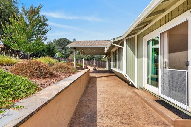 3450 La Canada Dr, Cameron Park, CA 95682