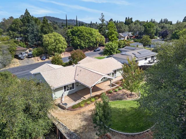 3450 La Canada Dr, Cameron Park, CA 95682