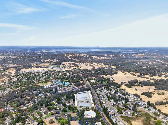 3450 La Canada Dr, Cameron Park, CA 95682
